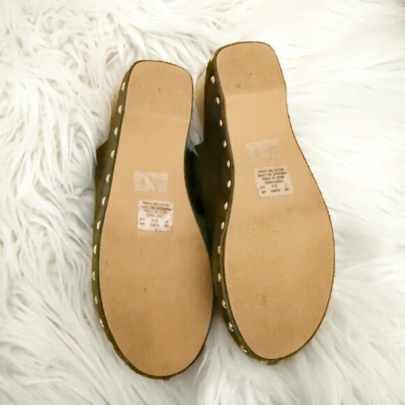 KELSI DAGGER x ANTHROPOLOGIE | Brooklyn Journal Clogs Olive Green Mules | Size 7 - Picture 6 of 9